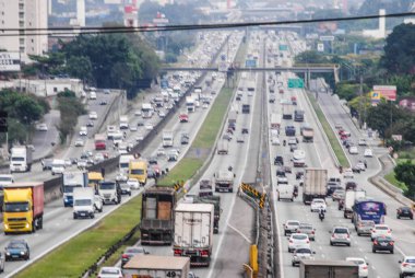 Sao Paulo 'da trafik vardı. 14 Ekim 2020, Sao Paulo, Brezilya: Sao Paulo 'da Marjinal Tiete otoyolu yoğun trafik 