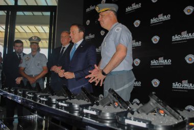 Sao Paulo 10, 14, 2019 - PUBLIC Güvenlik - Çevre Polisine araçların teslim edilmesi ve Altyapı ve Çevre Bakanı Marcos Penido ile birlikte 40 bin Glock tabancası satın alındığı duyuruldu