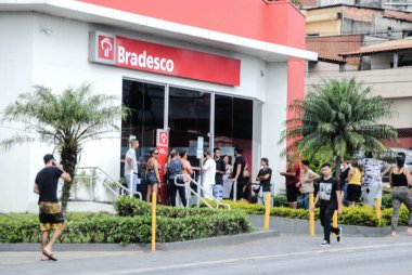 Sao Paulo (SP), 01 / 04 / 2020 - BANKS / MOVEMENT - Sao Paulo 'nun güneyindeki Grajau bölgesinde banka şubelerinde hareket