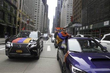 (New York 'taki Ermeniler için Barışı destekleyen barışçıl bir protesto. 10 Ekim 2020, New York, ABD: New York 'ta yaşayan bazı Ermeniler Ermeniler için Azerbaycan ile sınır anlaşmazlığına karşı protesto ve barış talebinde bulundu
