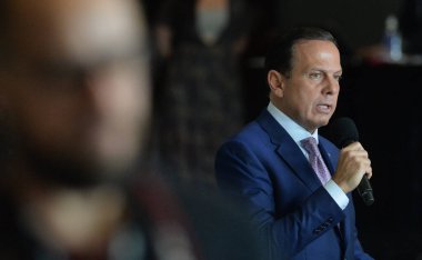 Covid-19: Sao Paulo Valisi ile basın toplantısı. 29 Mayıs 2020, Sao Paulo, Brezilya: Sao Paulo Valisi, Joao Doria ve Belediye Sekreteri Rubens Rizek ile basın toplantısı