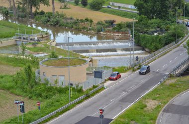 (INT) AB ülkelerine açık sınırlar. 4 Haziran 2020, Monza, İtalya: İtalya 3 Haziran 'da AB ülkelerine sınırlarını açtı ve bölgeler arasında dolaşım izni verdi. Bu, ekonomiyi yeniden canlandırmak için iki aydan fazla süren ablukadan sonra atılmış önemli bir adım. 