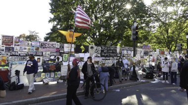 George Floyd 'un ölümü üzerine Beyaz Saray' da protesto. 2 Haziran 2020, Washington DC, ABD: Protestocular, George Floyd 'un Minneapolis' te ölümü üzerine Beyaz Saray önünde kızgınlıklarını ve hayal kırıklıklarını gösteriyorlar