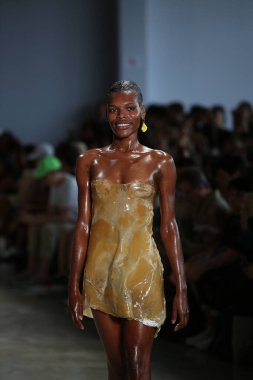 SAO PAULO, SP, 15.10.2019 - SPFW N48 - Korshi markasının geçit töreni 