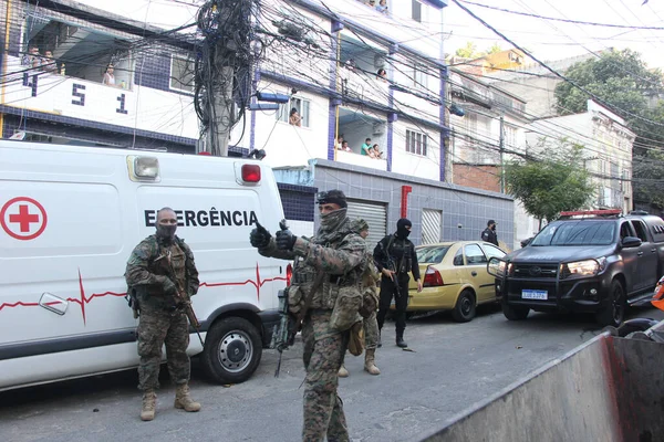 Family Held Hostage Four Criminals Drug Trafficking Disputes Rio Janeiro — ストック写真