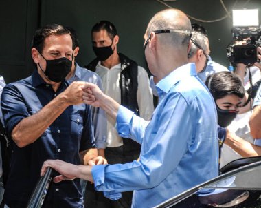 Sao Paulo 'daki ikinci tur seçimler. 29 Kasım 2020, Sao Paulo, Brezilya: Senatör seçilmiş Eduardo Suplicy, Alameda Gabriel Monteiro da Silva 'daki Colegio Madre Alix sandık merkezinde ilk tur oylamasında en çok oy alan aday.