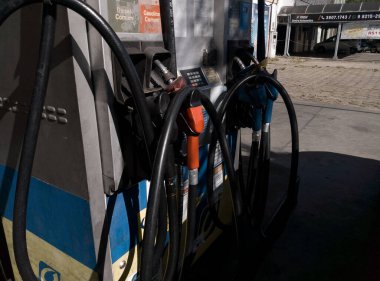 Petrobralar, Covid-19 'un ortasında benzin fiyatını yeniden ayarlıyorlar. 7 Mayıs 2020, Canoas, Rio grande do sul, Brezilya: Petrobras rafinerilerdeki ortalama benzin fiyatını% 12 oranında artıracak. Avans, petrol fiyatlarındaki yakın tarihli iyileşme sonrasında geldi 