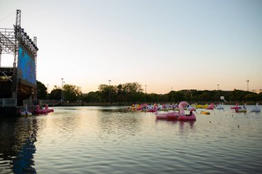 Yüzen Festival Brasilia. 1 Ekim 2020 'de Brezilya' nın Brasilia kentinde Flutuar Festivali 'nin Brasilia' daki tatil seçeneklerini genişletmek için başlaması planlanıyor.