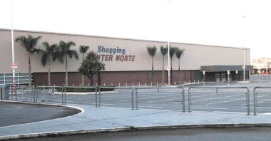 Covid-19: Sao Paulo 'da hareketlilik. 8 Nisan 2020, Sao Paulo, Brezilya: Sao Paulo 'nun kuzey bölgesinde covid-19 salgını nedeniyle sokakları boşaltan küçük bir hareket