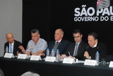 Sao Paulo 10, 14, 2019 - PUBLIC Güvenlik - Çevre Polisine araçların teslim edilmesi ve Altyapı ve Çevre Bakanı Marcos Penido ile birlikte 40 bin Glock tabancası satın alındığı duyuruldu