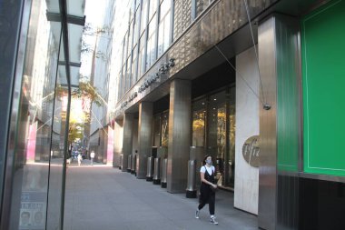 9 Kasım 2020, New York, ABD: Pfizer şirketi son denemelerinde% 90 verimlilik içeren bir Covid-19 aşısını yeni duyurdu ve ABD FDA 'dan geçici yetki talep etti. Doğu 42, New York 'taki dünya karargahlarında.