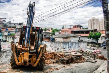 GUARULHOS, Sao Paulo - 25 Aralık 2020: CRATER, GuARULHOS 'ta yol onarımı