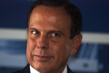 SAO PAULO, SP, 09.01.2020 - Sao Paulo Valisi Joao Doria Profesör Jose Maria Reys ile Escola Estadual 'ı ziyaret etti