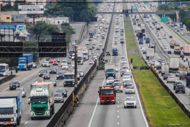 Sao Paulo 'da trafik vardı. 14 Ekim 2020, Sao Paulo, Brezilya: Sao Paulo 'da Marjinal Tiete otoyolu yoğun trafik 