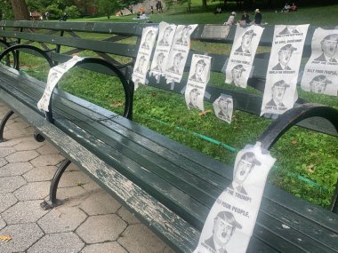 10 Ekim 2020, New York, ABD: Ermeniler için Azerbaycan sınır anlaşmazlığını protesto eden ve barış isteyen bazı Ermeniler ve Türkiye 'nin katılımına karşı çıkan bazı Ermeniler,