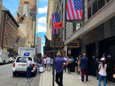 10 Ekim 2020, New York, ABD: Ermeniler için Azerbaycan sınır anlaşmazlığını protesto eden ve barış isteyen bazı Ermeniler ve Türkiye 'nin katılımına karşı çıkan bazı Ermeniler,