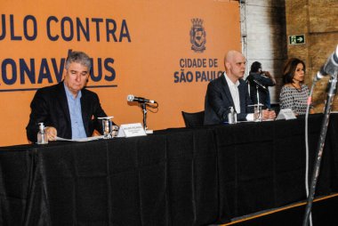 Sao Paulo Belediye Başkanı Bruno Covas ile Covid-19 / Basın toplantısı. 30 Mart 2020, Sao Paulo, Brezilya: Sao Paulo Belediye Başkanı Bruno Covas, koronavirüs salgınıyla mücadele tedbirlerini açıkladı.