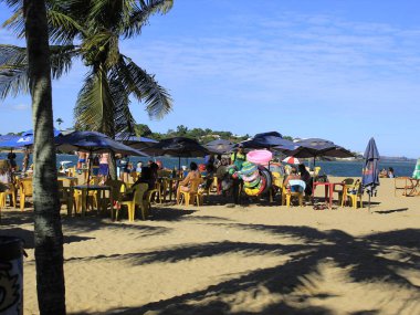 Canto sahili plaj aşıkları için bir cazibe merkezi. 13 Ocak 2021, Vitoria, Espirito Santo, Brezilya: Vitoria şehri Espirito Santo 'da yıkanmak için son derece temiz, sessiz ve tam onaylı Canto plajı plaj aşıkları için karşı konulmazdır. 