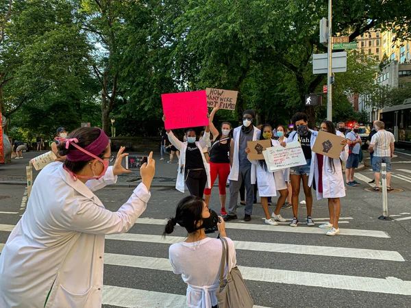 Nieuw Front Gezondheidswerkers Vreedzaam Protest Voor George Floyd Juni 2020 — Stockfoto