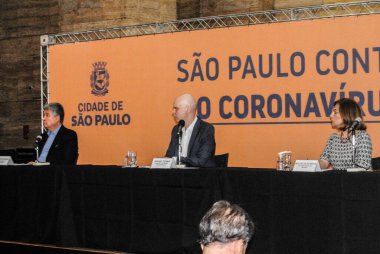 Sao Paulo Belediye Başkanı Bruno Covas ile Covid-19 / Basın toplantısı. 30 Mart 2020, Sao Paulo, Brezilya: Sao Paulo Belediye Başkanı Bruno Covas, koronavirüs salgınıyla mücadele tedbirlerini açıkladı.