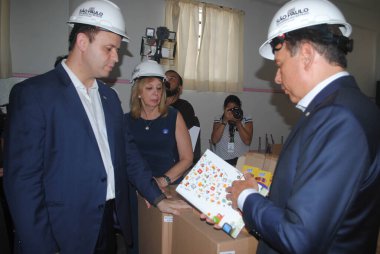 SAO PAULO, SP, 09.01.2020 - Sao Paulo Valisi Joao Doria Profesör Jose Maria Reys ile Escola Estadual 'ı ziyaret etti