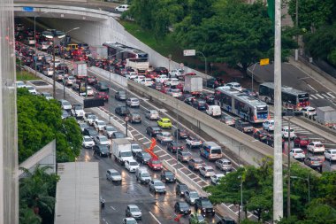 Sao Paulo (SP), 30 / 11 / 2020 - CLIMA / CHUVA - Tempo fechado e movimentacao na rua Maria Paula, Elevado e Tunel Joao Paulo II, regiao Central de Sao Paulo, na tarde desta segunda-feira (29) .9 (Fotoğraf: Leco Viana / News2 / Deposit Fotoğrafları)) 