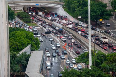 Sao Paulo (SP), 30 / 11 / 2020 - CLIMA / CHUVA - Tempo fechado e movimentacao na rua Maria Paula, Elevado e Tunel Joao Paulo II, regiao Central de Sao Paulo, na tarde desta segunda-feira (29) .9 (Fotoğraf: Leco Viana / News2 / Deposit Fotoğrafları)) 