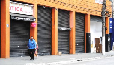 Covid-19: Sao Paulo 'da hareketlilik. 8 Nisan 2020, Sao Paulo, Brezilya: Sao Paulo 'nun kuzey bölgesinde covid-19 salgını nedeniyle sokakları boşaltan küçük bir hareket