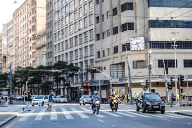 Sao Paulo (SP), 04 / 06 / 2020 - MOVEMENT / DOWNTOWN / SAO PAULO - Sao Paulo 'nun merkezindeki insanların hareketi, bu Perşembe (4.) 