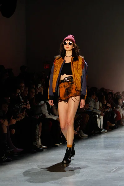 Nova York Eua 2020 Nyfw Desfile Marca Seven Crash Ultimo — Stockfoto