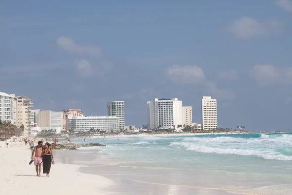 Cancun México 2021 Movimentacao Praia Chacmool Cancun Pessoas Divertindo Praia — Foto de Stock