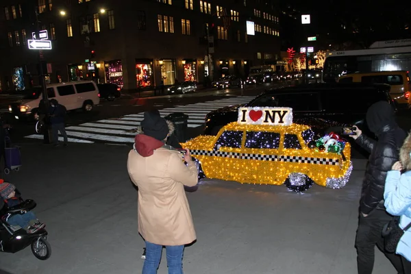 Nova York 2020 Las Decoraciones Navideñas Atraen Multitudes Nueva York — Foto de Stock