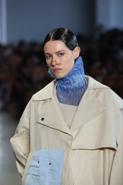 SAO PAULO, SP, 10 / 17 / 2019 - SPFW N48 - Perşembe gecesi Sao Paulo 'daki Ibirapuera Park' taki Pavilhao das Culturas Brasileiras 'taki SPFW N48 marka geçit töreni 