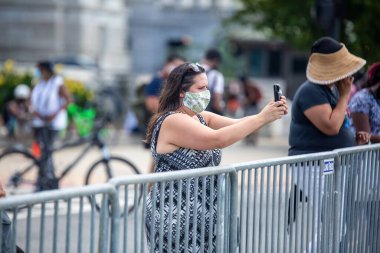 Yargıç Ruth Ginsburg Capitol Hill 'in son günü. 25 Eylül 2020, Washington DC, ABD. ABD Kongre Binası Rotunda yönetiminde bulunmanın benzersiz onuruna erişen Yargıç Ruth Bader Ginsburg son kez Yüksek Mahkeme ve Kongre Binası 'ndan ayrıldı.,