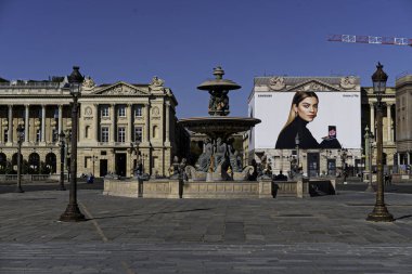5 Nisan 2020, Paris, Fransa: Fransa 'nın başkenti Paris sokaklarında az hareket,