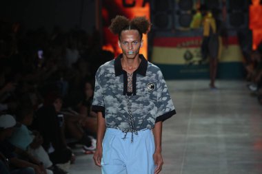 SAO PAULO, SP, 15.10.2019 - SPFW N48 - Korshi markasının geçit töreni 