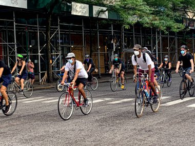 WASHINGTON, EUA, 06.06.2020 - PLAZA HAYAT MATTERS / CASA BRANCA - O prefeito de Washington DC Muriel Bowser renomeia parte da rua 16 em frante a Casa Branca para Black Lives Matter Plaza. Ha um protesto pacifico em frante a Casa Branca pela mor