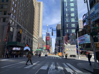 Nisan 2020, New York, ABD 'deki Times Meydanı' nda İnsan Hareketi 