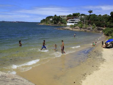 Canto sahili plaj aşıkları için bir cazibe merkezi. 13 Ocak 2021, Vitoria, Espirito Santo, Brezilya: Vitoria şehri Espirito Santo 'da yıkanmak için son derece temiz, sessiz ve tam onaylı Canto plajı plaj aşıkları için karşı konulmazdır. 