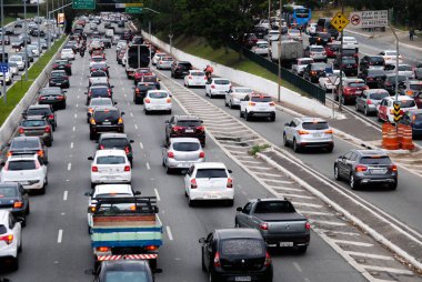 Sao Paulo 'da trafik vardı. 14 Ekim 2020, Sao Paulo, Brezilya: Sao Paulo 'da Marjinal Tiete otoyolu yoğun trafik 