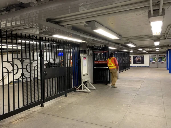 Nuevo Estación Metro Delkab Cerrada Medio Coronavirus Marzo 2020 Brooklyn —  Fotos de Stock