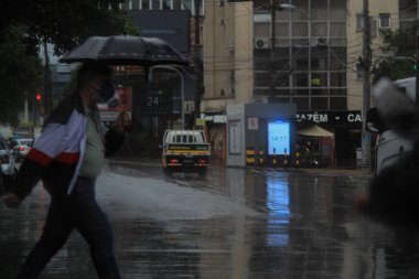 Bahia 'da yağış var. 22 Mayıs 2020, Mata de Sao Joao, Bahia, Brezilya: Bahia 'da Praia do Forte plajında sağanak yağış, bu cuma öğleden sonra sele yol açtı. 