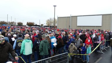 Sao Paulo, Brezilya - 26 Ekim 2020: Sao Paulo Belediye Başkanı imtiyazdan sonra Ibirapuera Parkı 'nı ziyaret etti. 