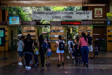 13 Temmuz 2020, Sao Paulo, Brezilya: Pazartesi günü yeniden açılan Sao Paulo kentinin güney bölgesinde yer alan Ibirapuera Park 'ta hareketlilik. Sao Paulo 'nun başkenti kısmen yeniden açılıyor, parklar ve spor merkezleri.