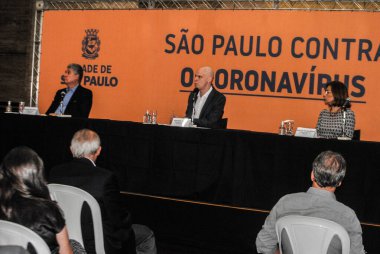 Sao Paulo Belediye Başkanı Bruno Covas ile Covid-19 / Basın toplantısı. 30 Mart 2020, Sao Paulo, Brezilya: Sao Paulo Belediye Başkanı Bruno Covas, koronavirüs salgınıyla mücadele tedbirlerini açıkladı.