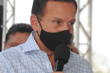 6. hatta, turuncu metro hattında çalışmaya devam ediliyor. 6 Ekim 2020, Sao Paulo, Brezilya: Sao Paulo Valisi Joao Doria Jr. 15.3 km ve 15 istasyon kapasiteli Line-6 Orange Metro 'da çalışmaya devam etmektedir.