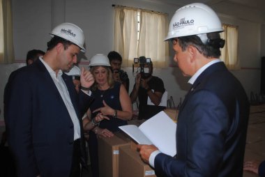 SAO PAULO, SP, 09.01.2020 - Sao Paulo Valisi Joao Doria Profesör Jose Maria Reys ile Escola Estadual 'ı ziyaret etti