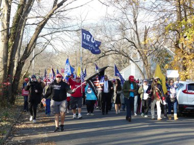 28 Kasım 2020. Red Bank, New Jersey, ABD: Haklarından mahrum bırakılmış Amerikalılar, 3 No.lu seçimlerin ve Amerikan geleceklerinin New Jersey Valisi Murphy House 'a yürümesini kabul etmek istemediler. 