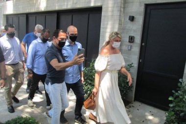 Sao Paulo 'daki seçimler: Eduardo Suplicy oyları. 15 Kasım 2020, Sao Paulo, Brezilya Alameda Gabriel Monteiro da Silva 'daki Colegio Madre Alix' te oy kullandı.