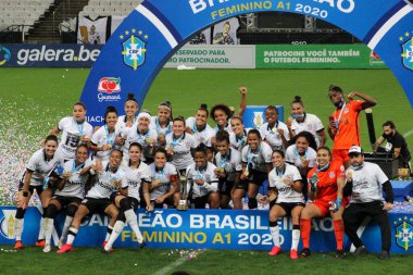 Korintliler Brezilya 1. Lig Kadın Futbol Ligi 'ni kazandılar. 6 Aralık 2020 'de, Sao Paulo, Brezilya: Corinthians, Avai-Kindermann' ı yenerek 2020 Brezilya 1. Lig bayanlar futbol ligi şampiyonu oldu.